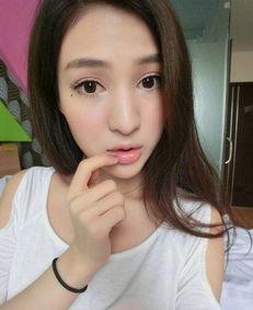 校花李婷吃瓜视频,吃瓜视频引发网友热议