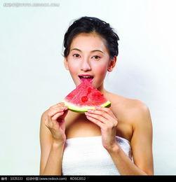 泰国吃瓜美女图片大全视频,吃瓜美女瞬间，捕捉异国魅力瞬间