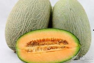 给外国人吃哈密瓜视频,外国朋友品尝哈密瓜的甜蜜体验