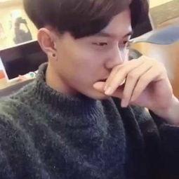 吃瓜抖音男神视频,揭秘热门视频背后的故事