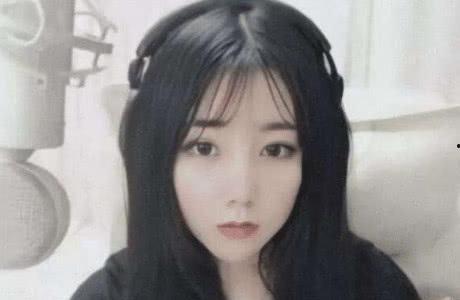 吃小瓜的主播是谁呀视频,是谁在屏幕前引发热议？