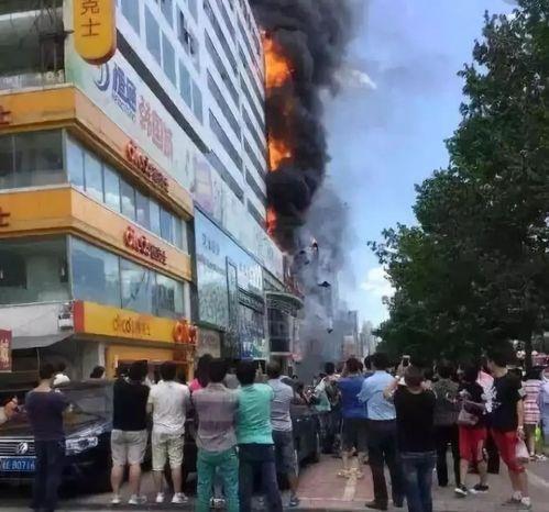 热闹吃瓜现场视频,热闹吃瓜盛宴，全民狂欢瞬间