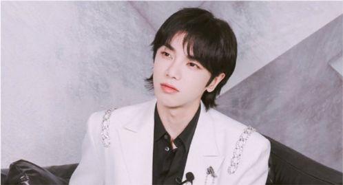 网友吃瓜华晨宇视频,娱乐圈的“瓜王”再现