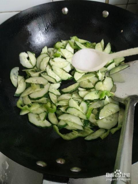 小紫瓜怎么做菜吃视频,轻松学会美味佳肴