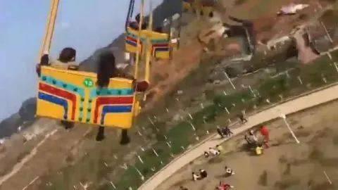 高空掉落吃瓜视频,吃瓜群众见证惊心动魄掉落事件